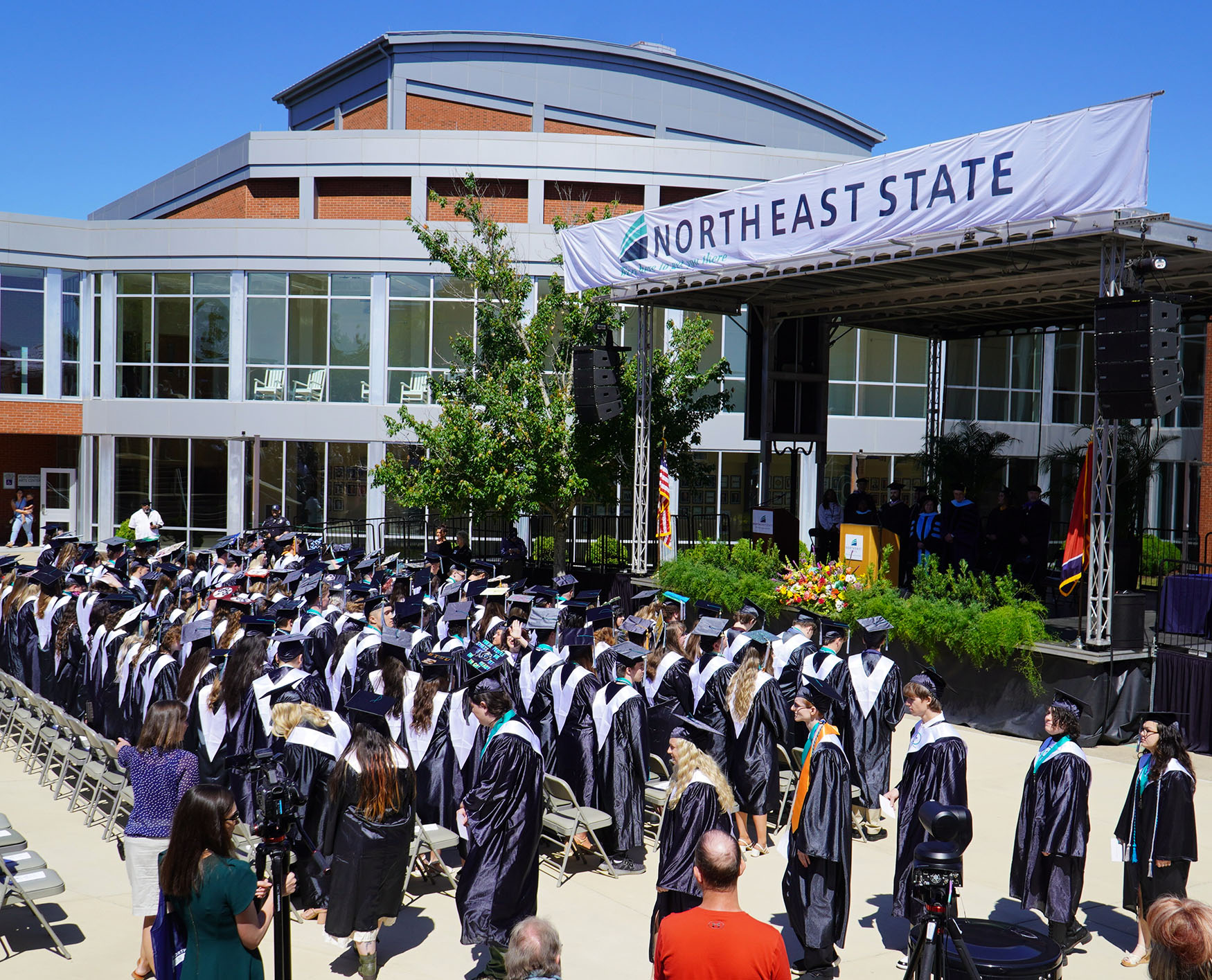 Graduates from the Division of Humanities were recognized at the 11:00 a.m. spring commencement ceremony on this morning. Hats off to these newly minted graduates! Congratulations, alumni!